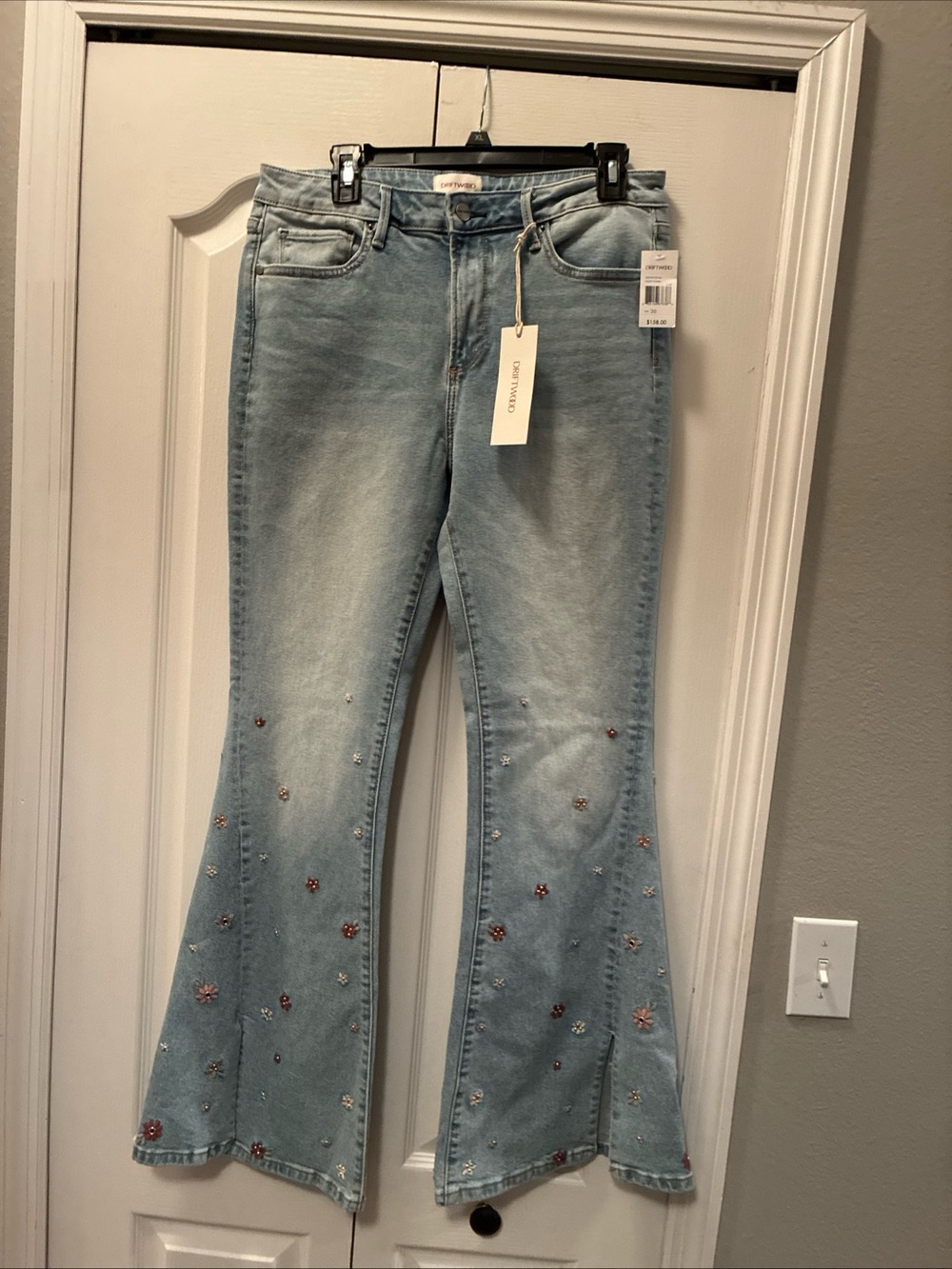 Driftwood ladies front slit embroidered jeans size 30